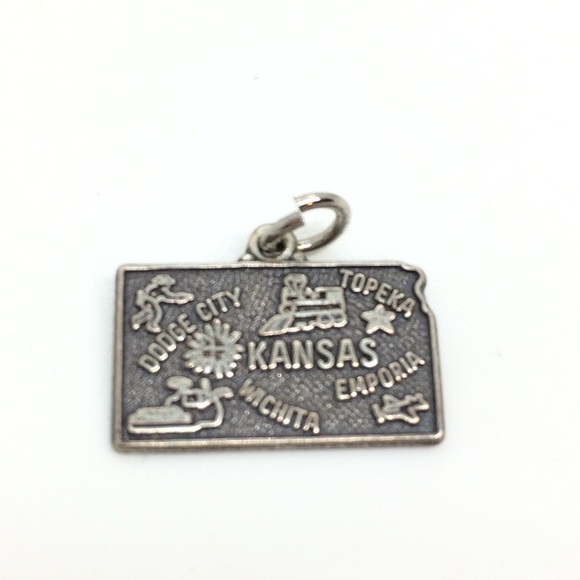 VINTAGE STERLING SILVER KANSAS STATE CHARM DODGE CITY WICHITA TOPEKA PENDANT - Picture 2 of 8